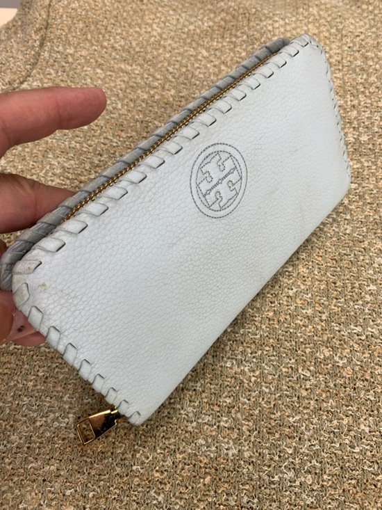 Tory Burch Handbags - Tory Burch Light Blue-White Whipstitch Zip Wallet with Gold Hardware
